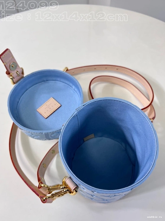 WIS LOUIS Astor VUITTON 0213